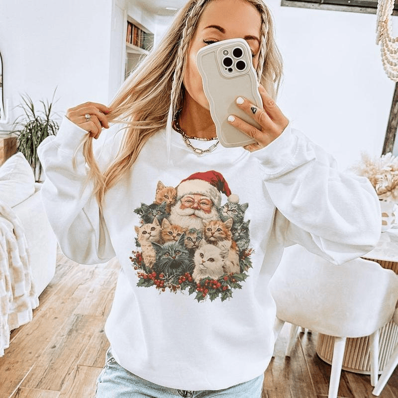 Retro Santa Claus and Kittens Christmas Winter Sweatshirt - 90s Old Saint Nick Gift For Cat Lovers Outfit - Boho Unisex