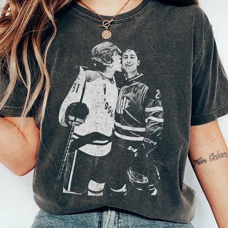 Funny Hudson Williams Connor Storrie Vintage Shirt, Team Hollanov Heated Retro shirt, Unisex T-Shirt for Fans